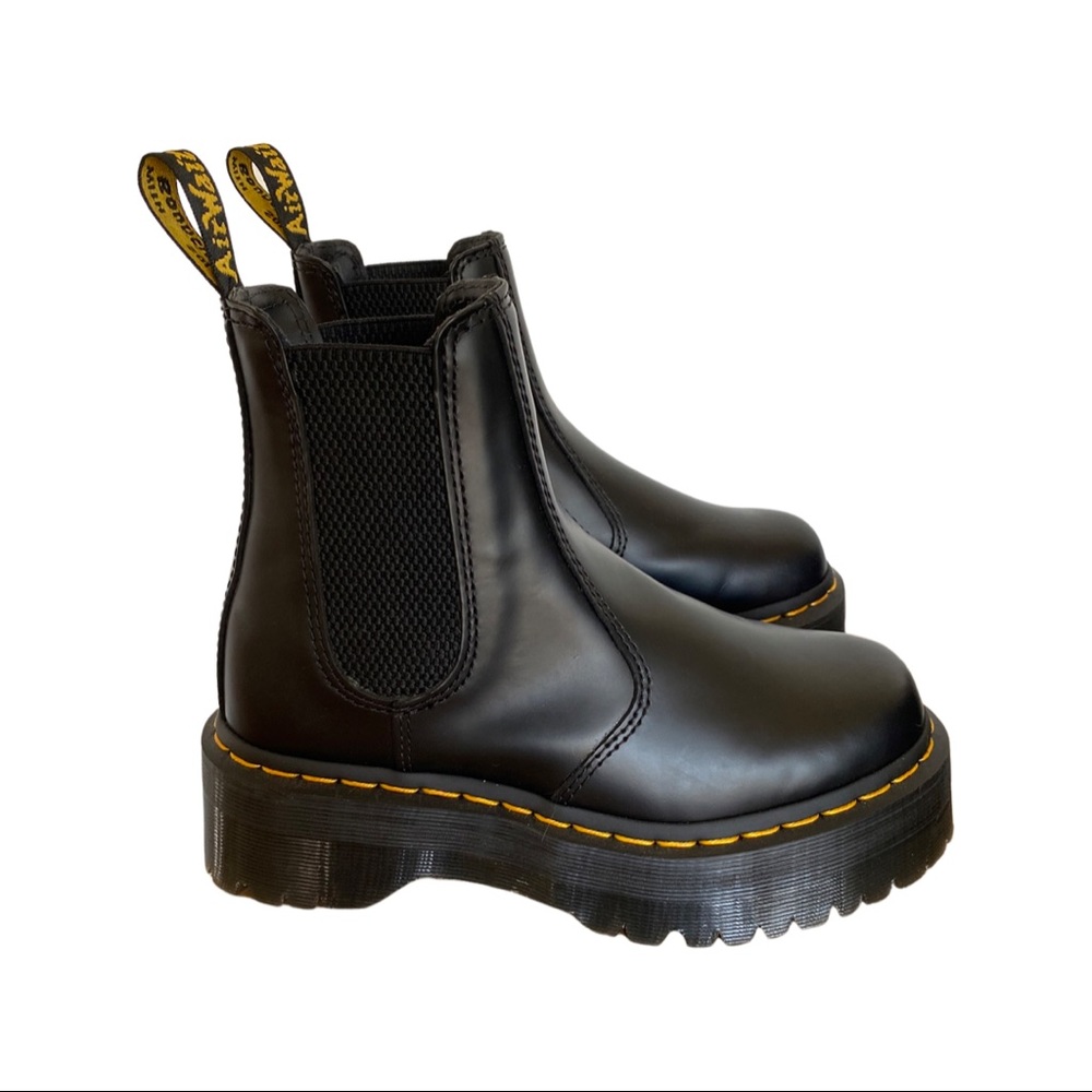 Dr Martens Chelsea Boots Quad 2976 (Fits Like Women’s 6)